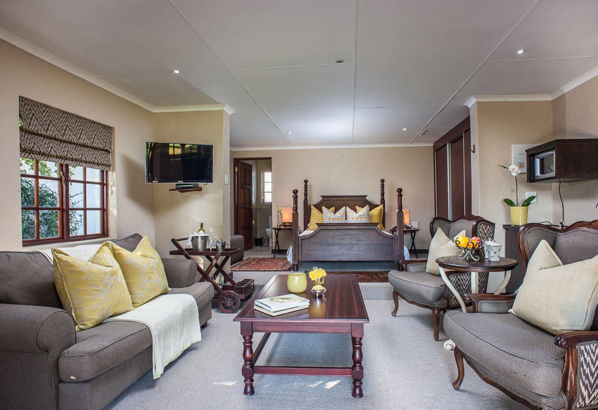 River Meadow Manor Centurion Eksteriør bilde