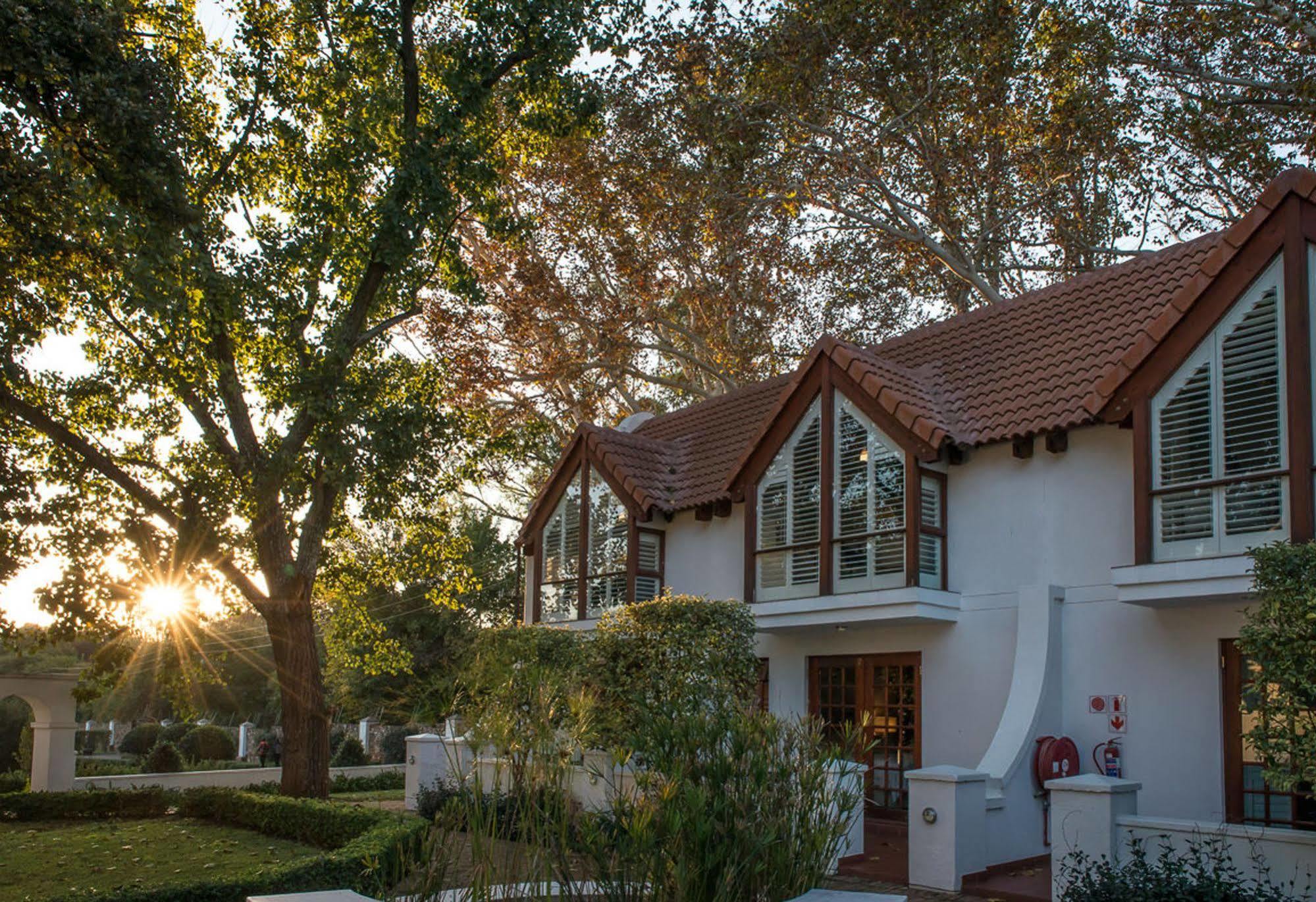 River Meadow Manor Centurion Eksteriør bilde