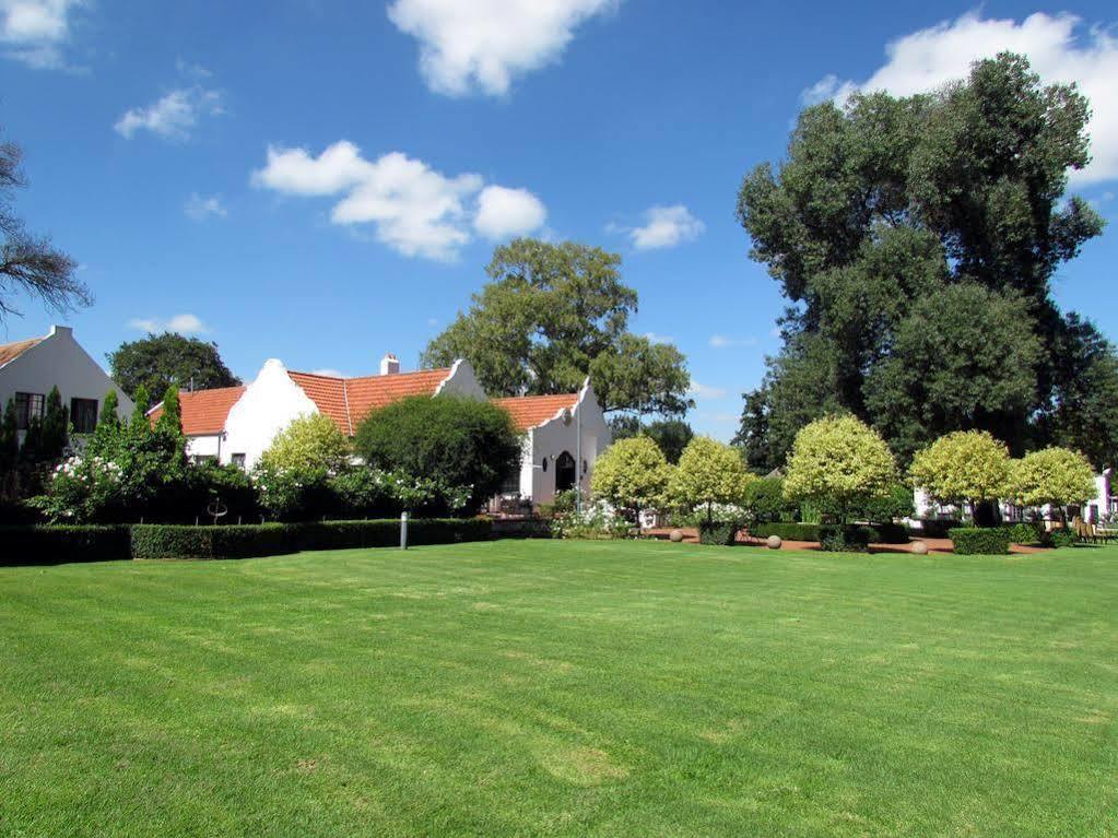 River Meadow Manor Centurion Eksteriør bilde